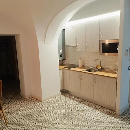 Al-Qazeres Suites Caceres Bagian luar foto