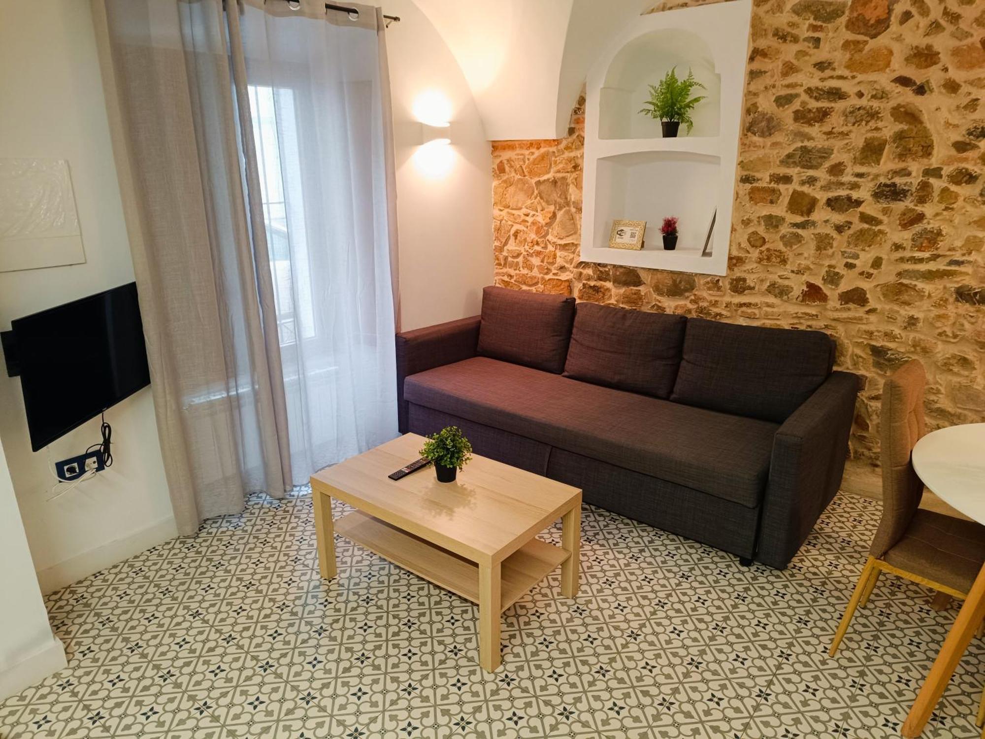 Al-Qazeres Suites Caceres Bagian luar foto