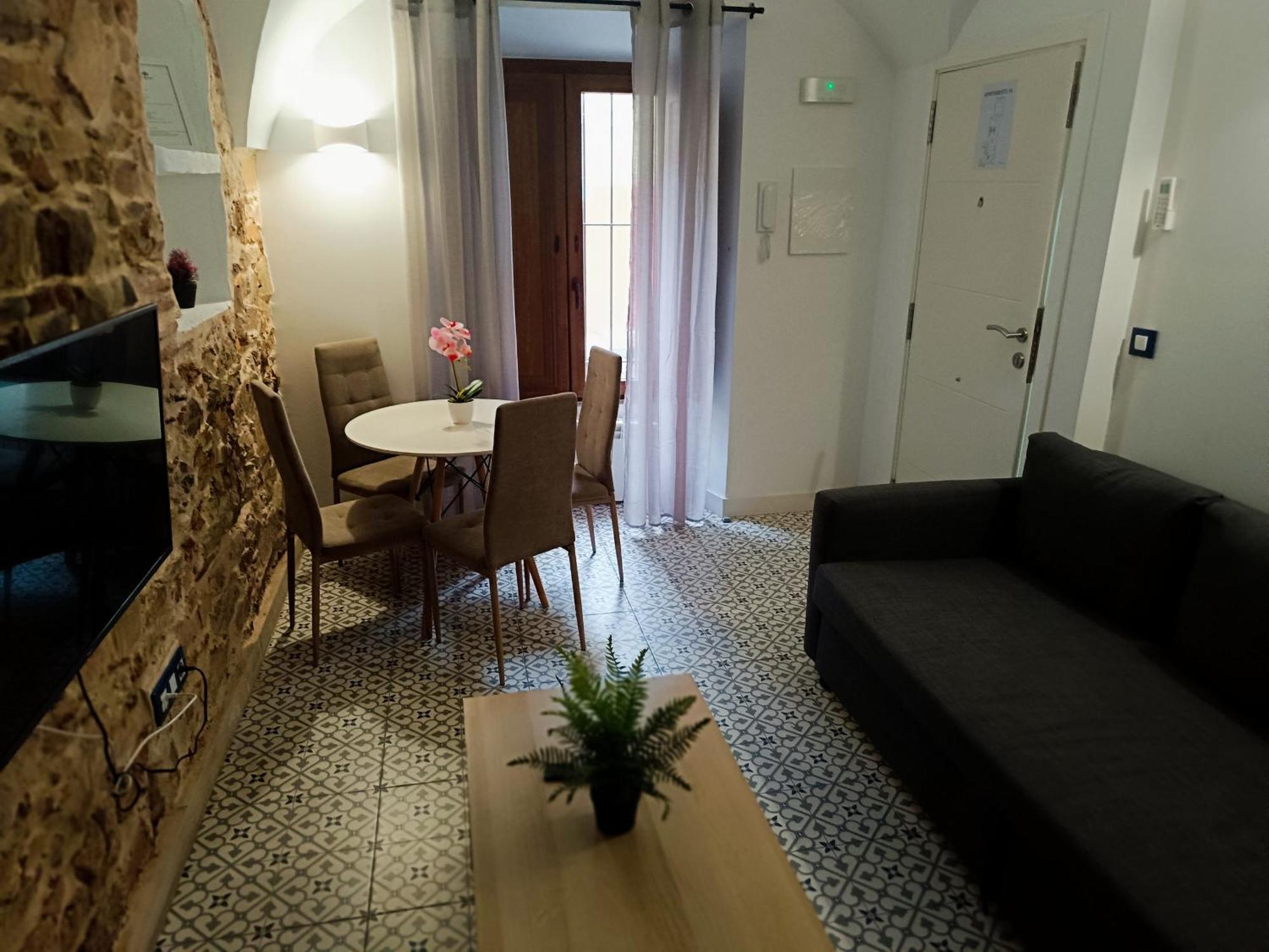 Al-Qazeres Suites Caceres Bagian luar foto