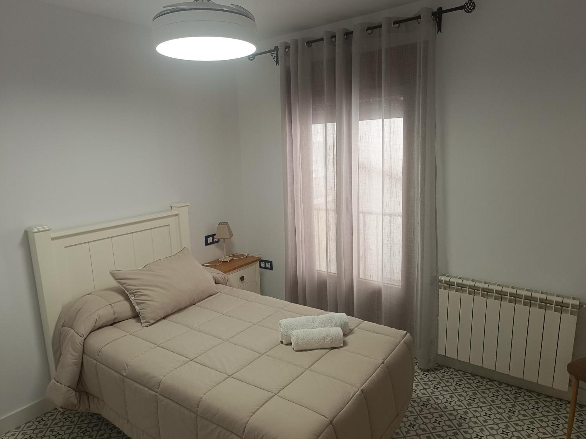 Al-Qazeres Suites Caceres Bagian luar foto